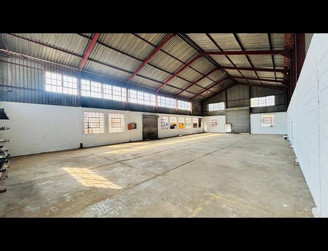 350M² WAREHOUSE TO LET IN ROODEPOORT CENTRAL